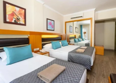 Crystal Flora Beach : chambre jusqu'à 4 personnes