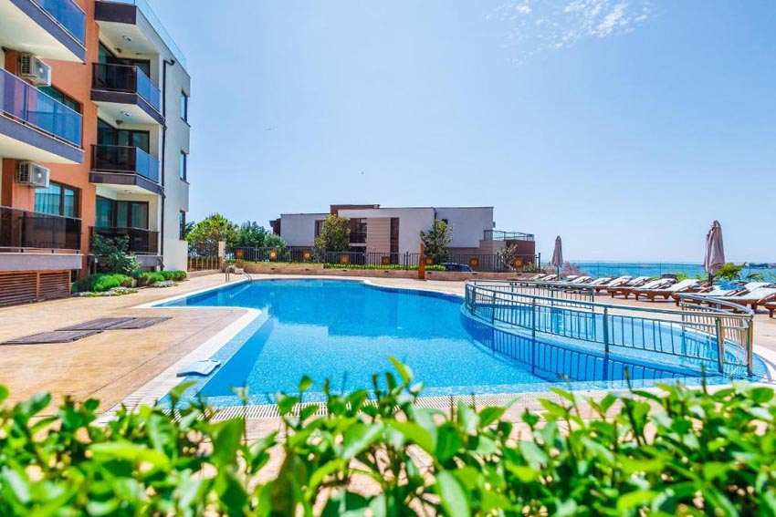 Piscine du Panteleimon Beach Hotel
