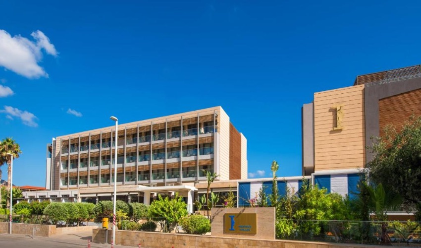 I Resort Beach Hotel & Spa